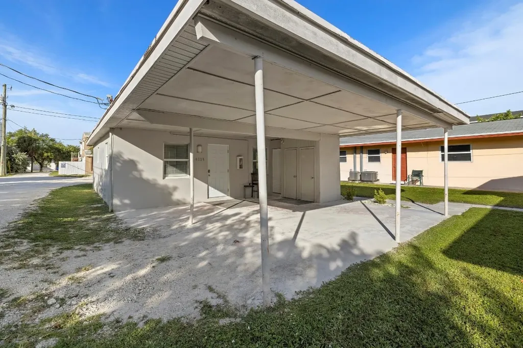 413-415 SE 23rd Street Fort Lauderdale FL 33316