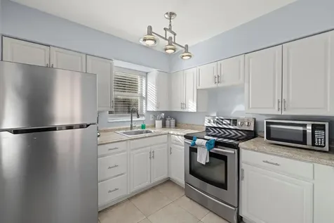 413-415 SE 23rd Street Fort Lauderdale FL 33316
