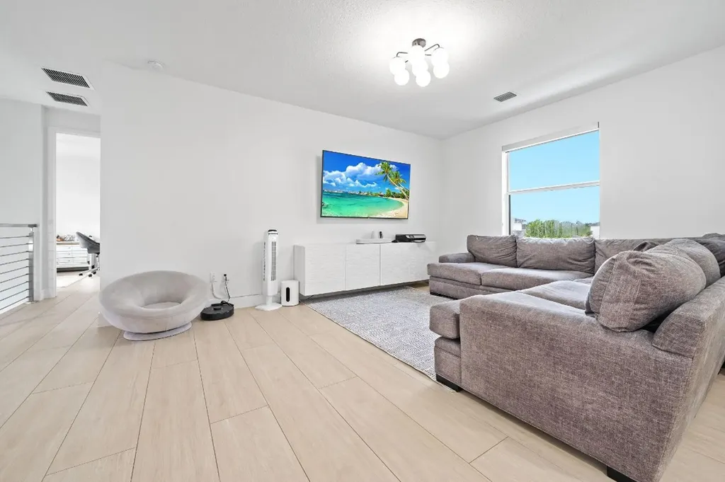 2001 Meadows Drive Davie FL 33324