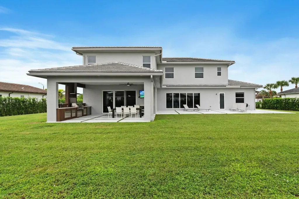 2001 Meadows Drive Davie FL 33324