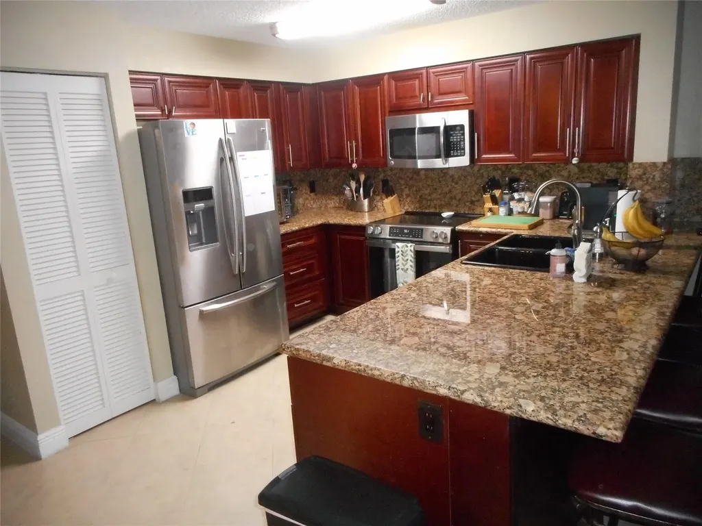 1741 SW 109th Terrace Davie FL 33324