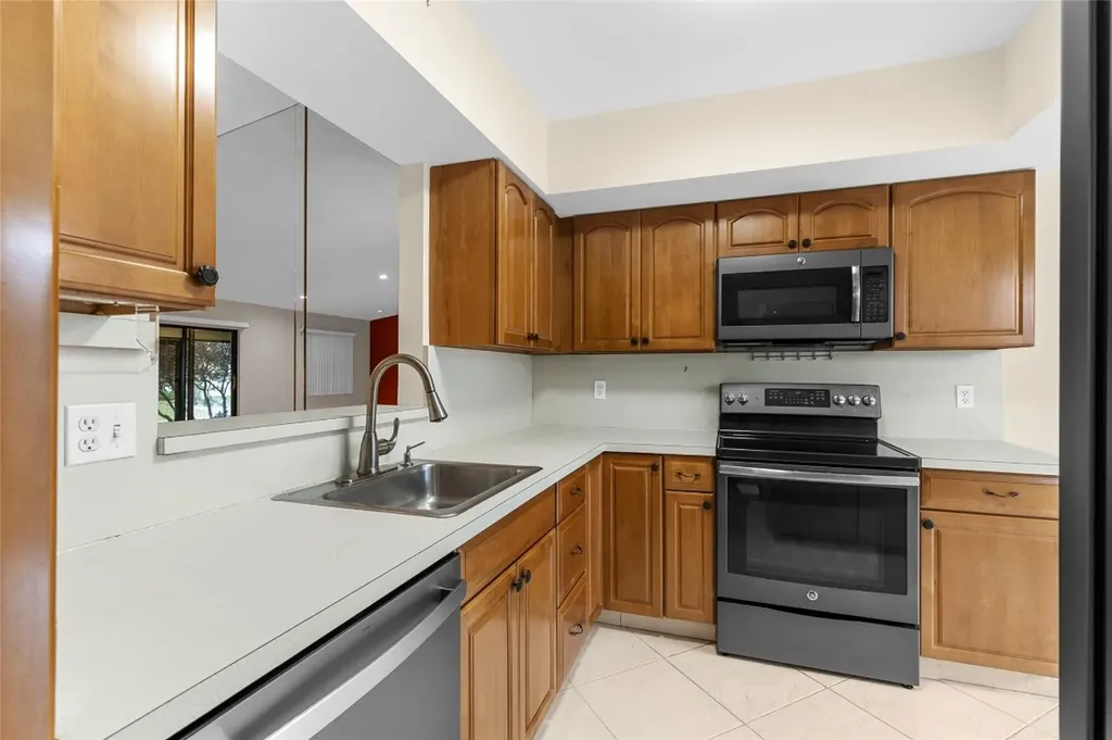 10971 Lake Front Place Boca Raton FL 33498