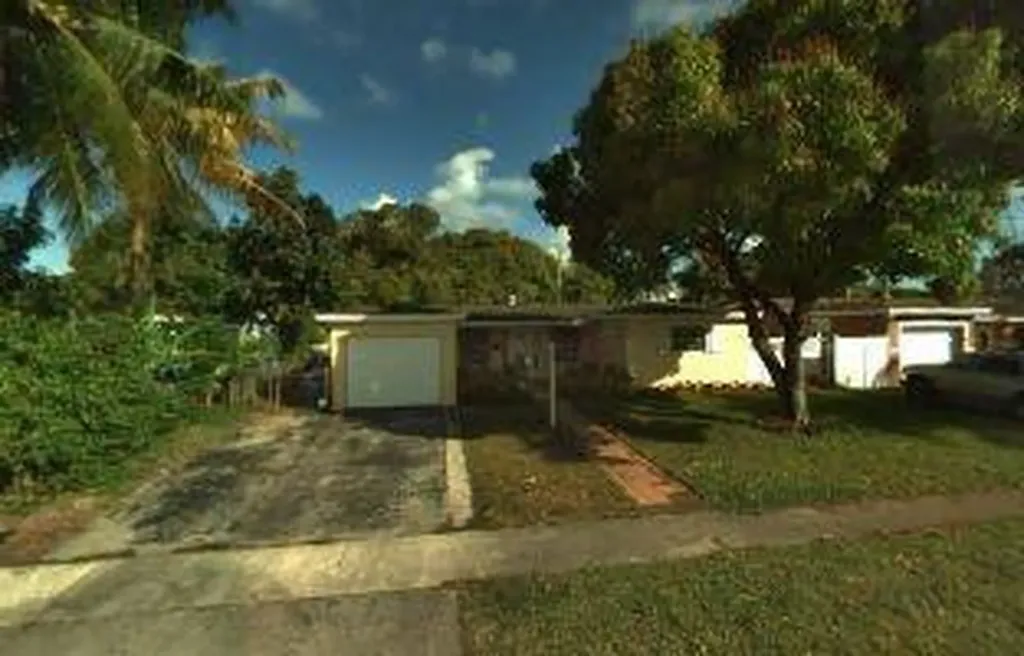 3611 NW 40th Court Lauderdale Lakes FL 33309