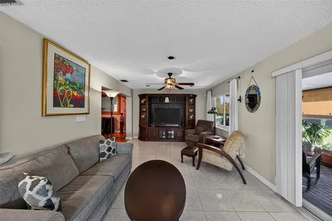 9812 NW 75th Court Tamarac FL 33321