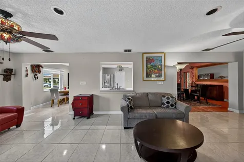 9812 NW 75th Court Tamarac FL 33321