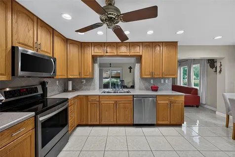 9812 NW 75th Court Tamarac FL 33321