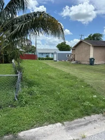 525 SW 9th Street Belle Glade FL 33430