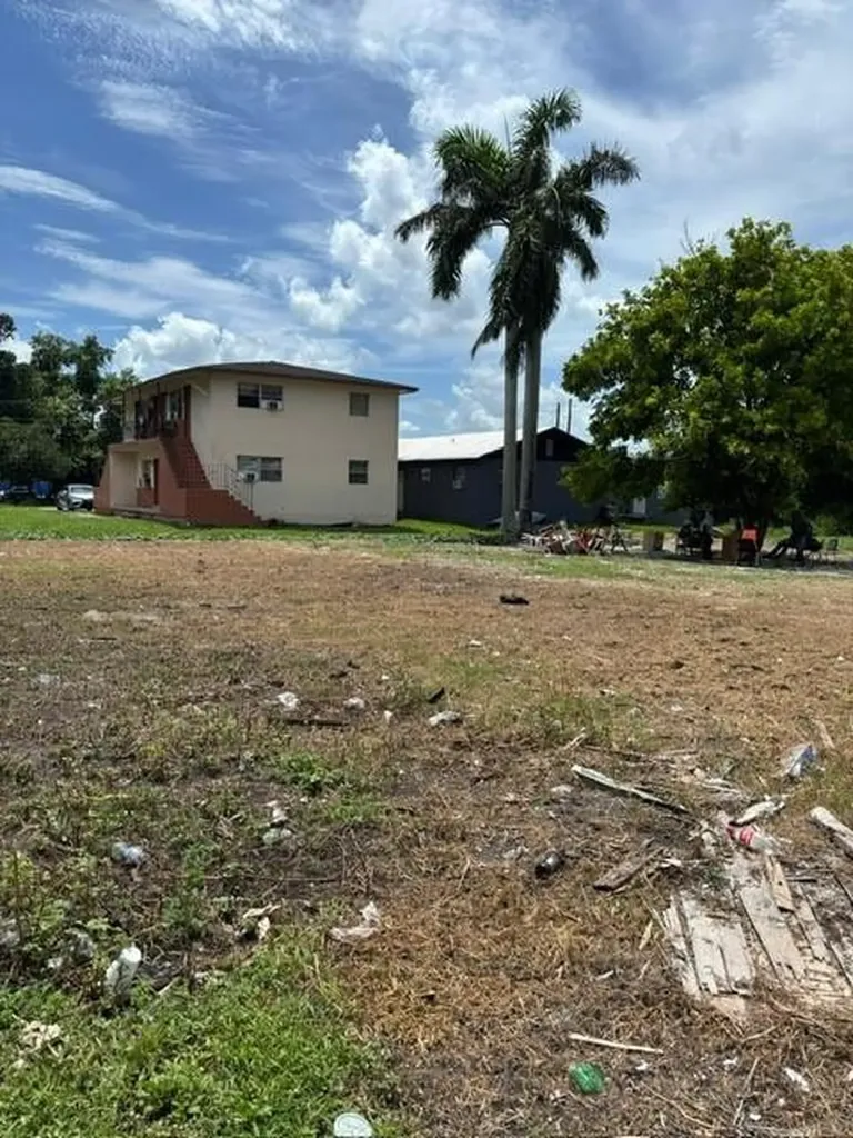 724 SW Avenue B Avenue Belle Glade FL 33430