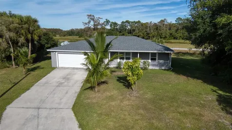 8007 Royal Court Labelle FL 33935
