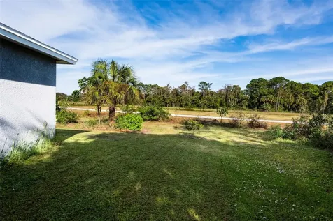 8007 Royal Court Labelle FL 33935