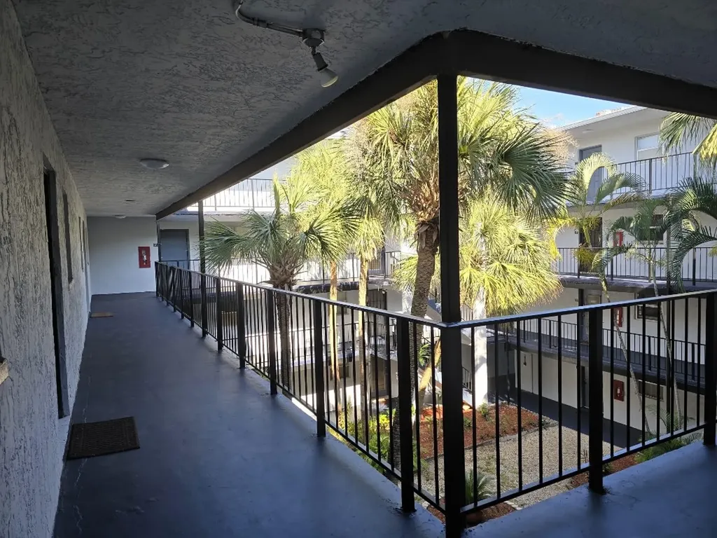 2860 Somerset Drive Fort Lauderdale FL 33311