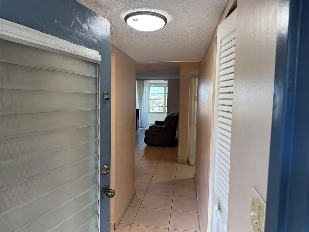 2860 Somerset Drive Fort Lauderdale FL 33311