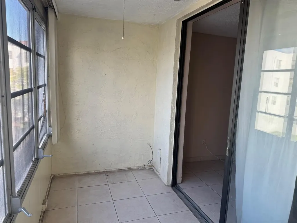 2860 Somerset Drive Fort Lauderdale FL 33311