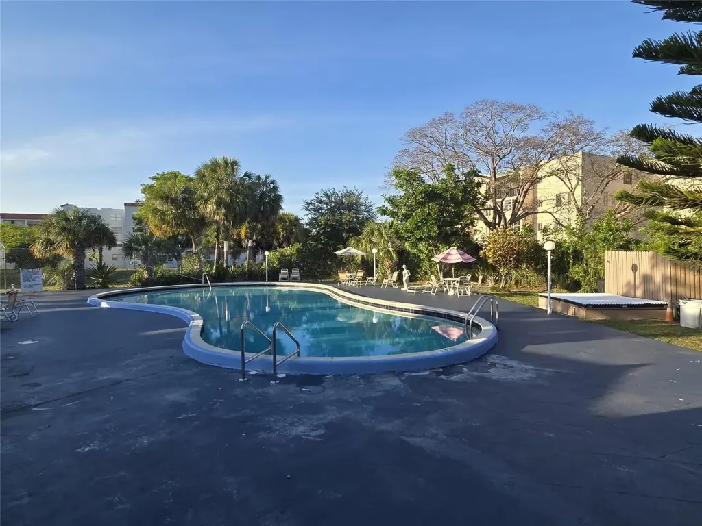 2860 Somerset Drive Fort Lauderdale FL 33311