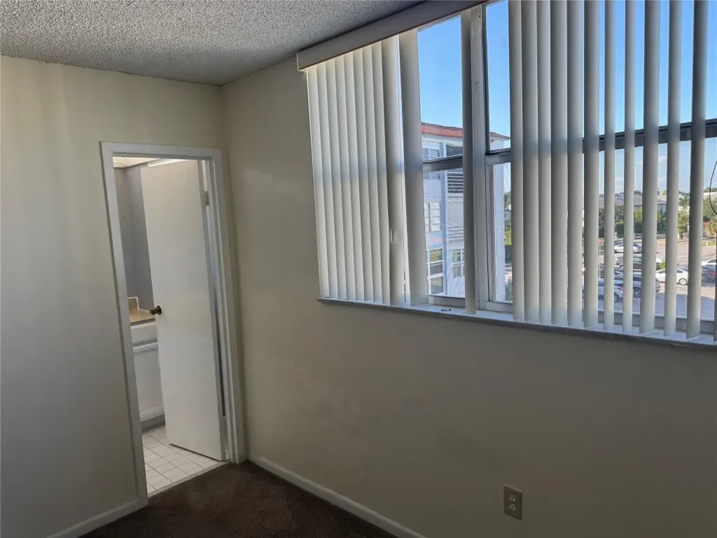 2860 Somerset Drive Fort Lauderdale FL 33311