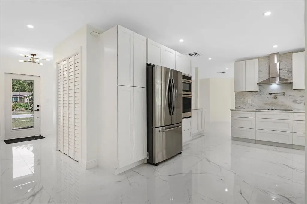 5900 SW 17th Street Plantation FL 33317