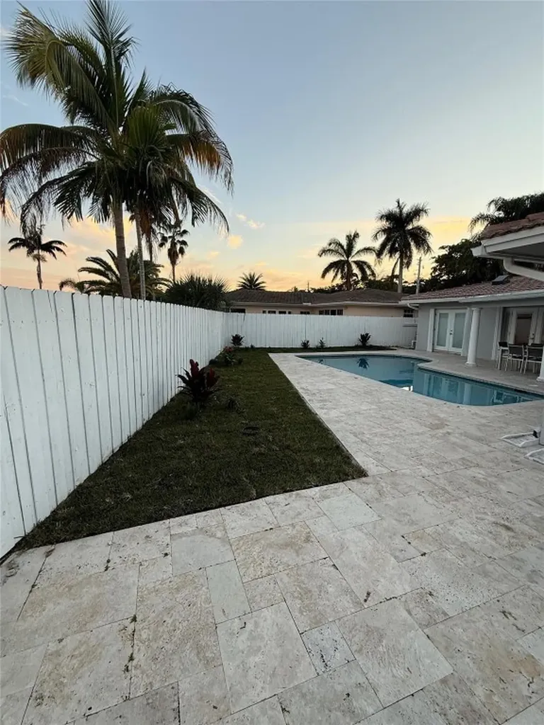 5950 NE 28th Avenue Fort Lauderdale FL 33308