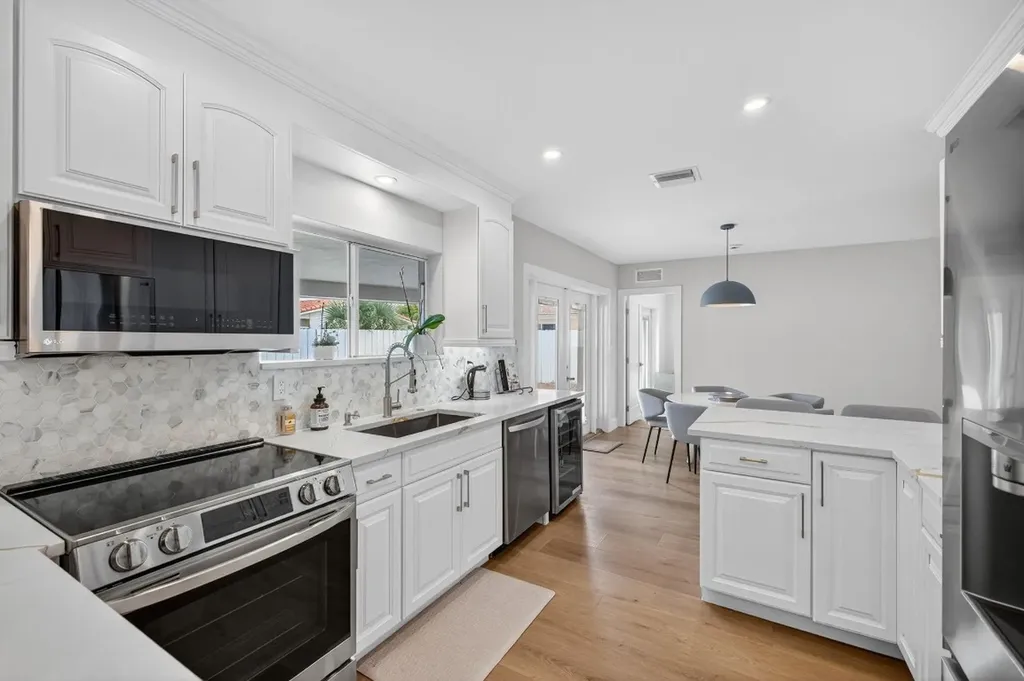 5950 NE 28th Avenue Fort Lauderdale FL 33308