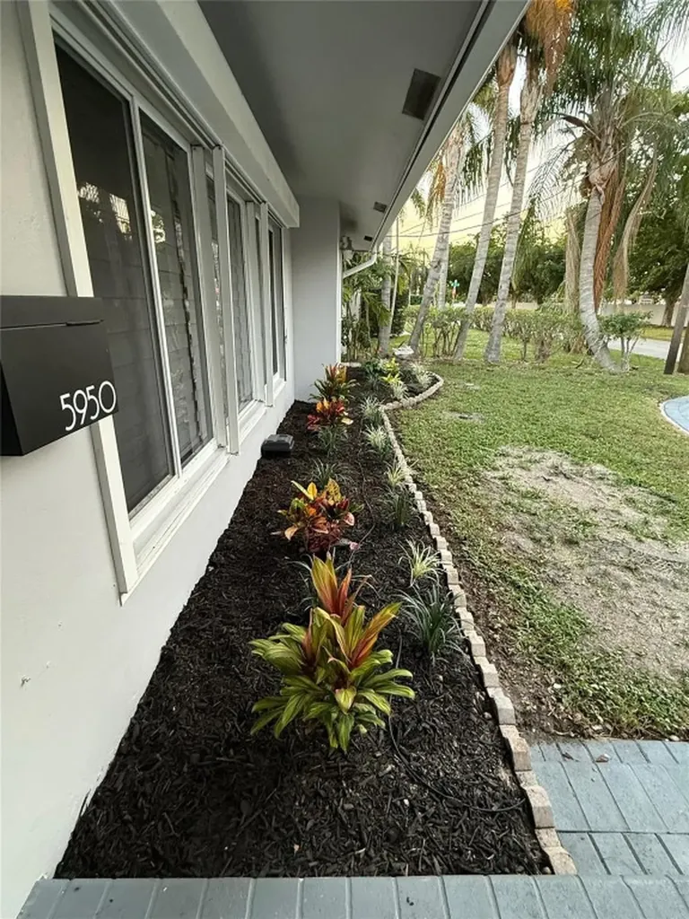 5950 NE 28th Avenue Fort Lauderdale FL 33308