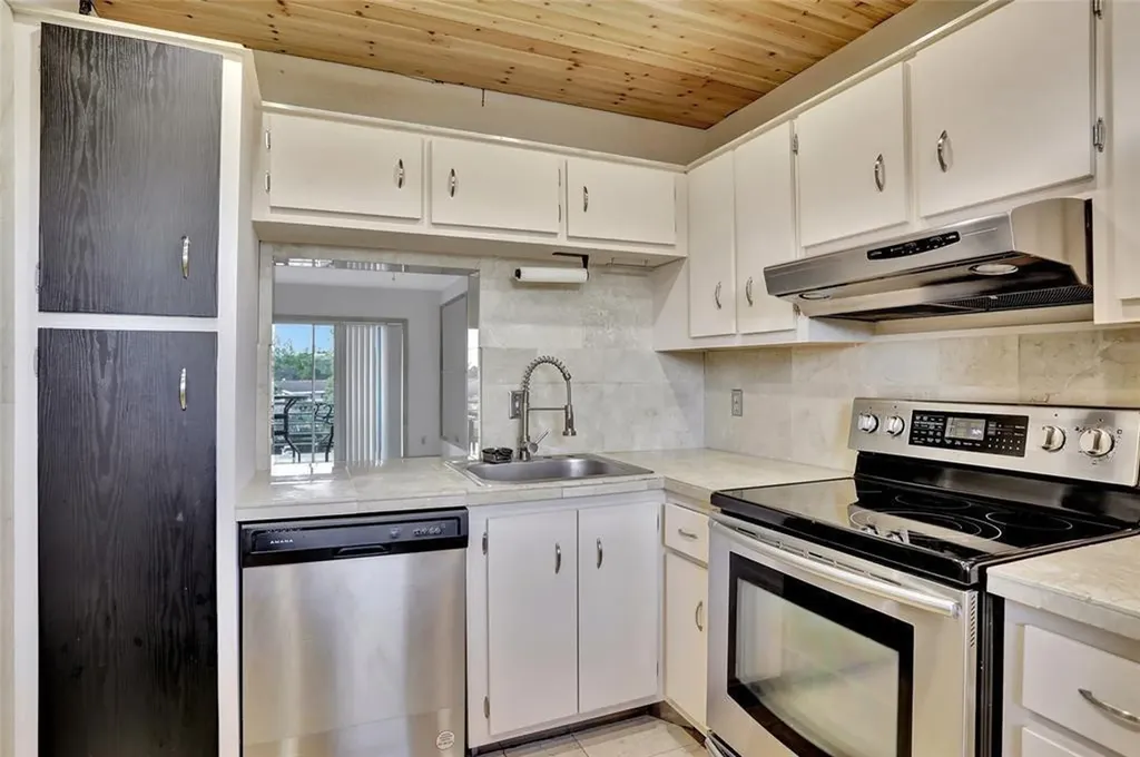 4311 Crystal Lake Drive Deerfield Beach FL 33064