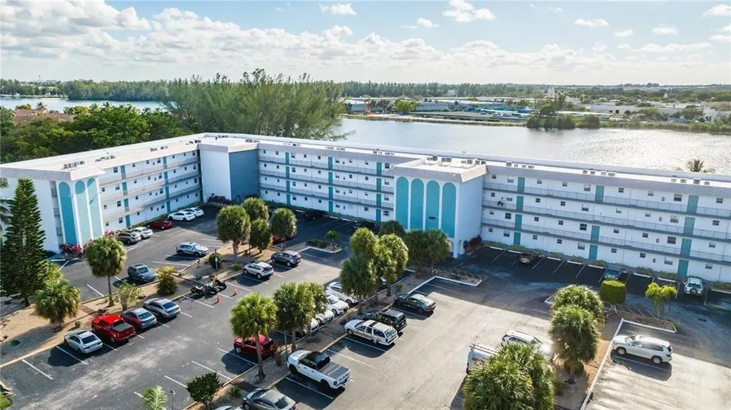 4311 Crystal Lake Drive Deerfield Beach FL 33064