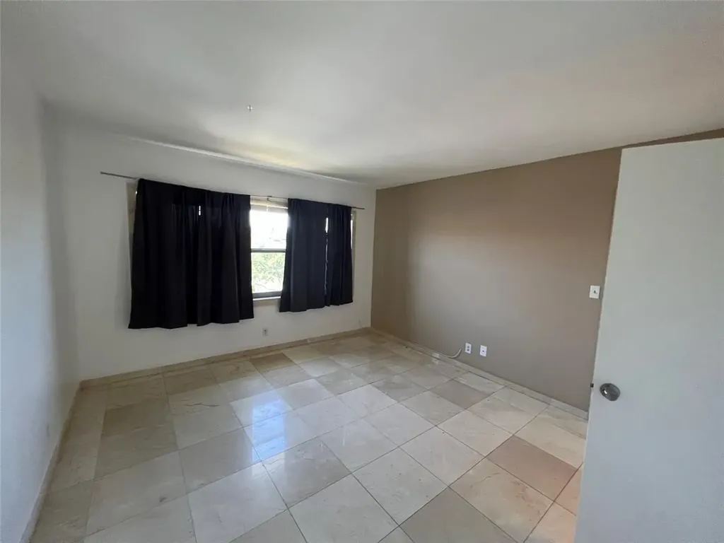 4311 Crystal Lake Drive Deerfield Beach FL 33064