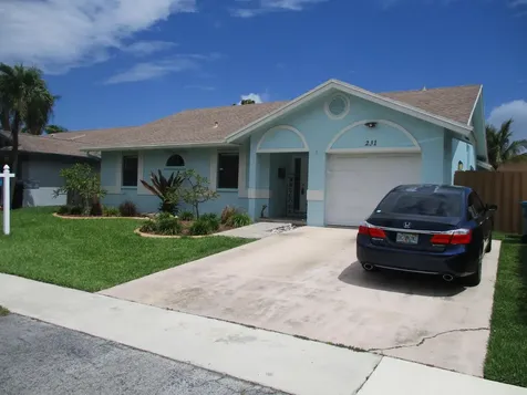 231 SE 9th Street Dania Beach FL 33004