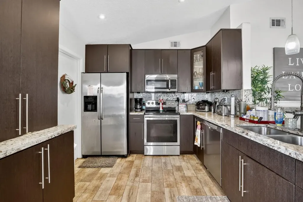 691 Willow Grove Terrace Davie FL 33325