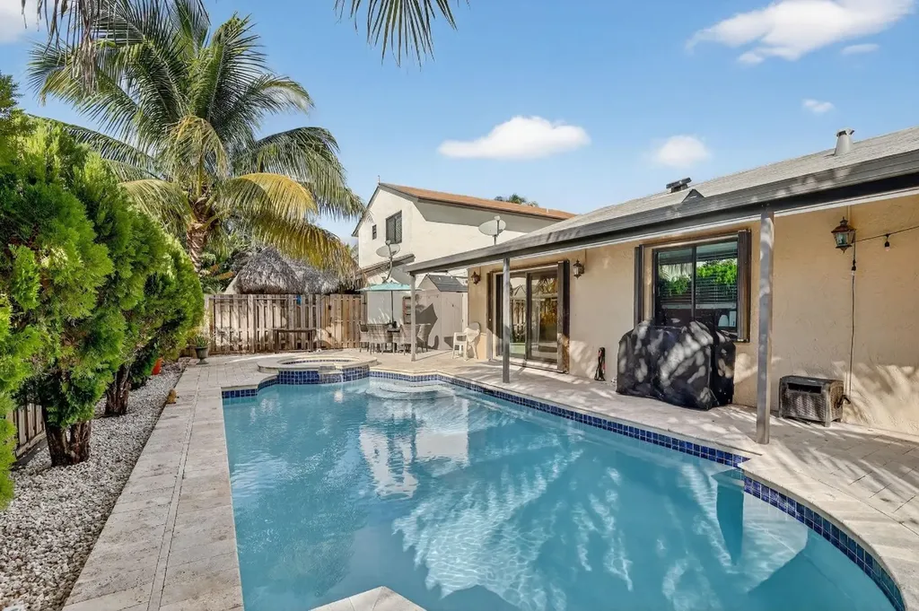 691 Willow Grove Terrace Davie FL 33325