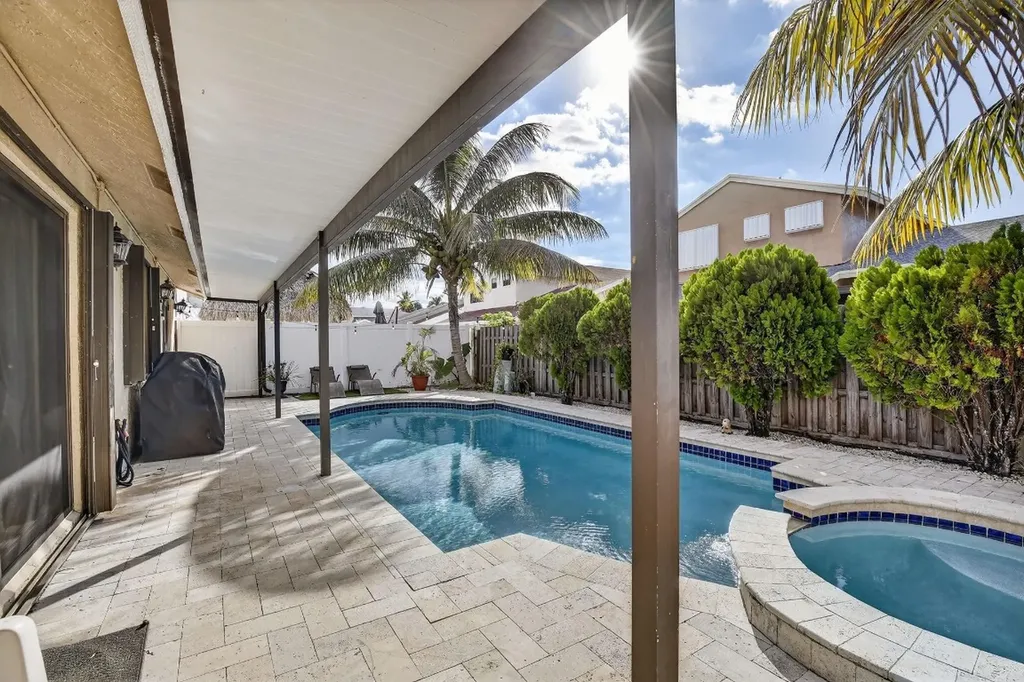 691 Willow Grove Terrace Davie FL 33325