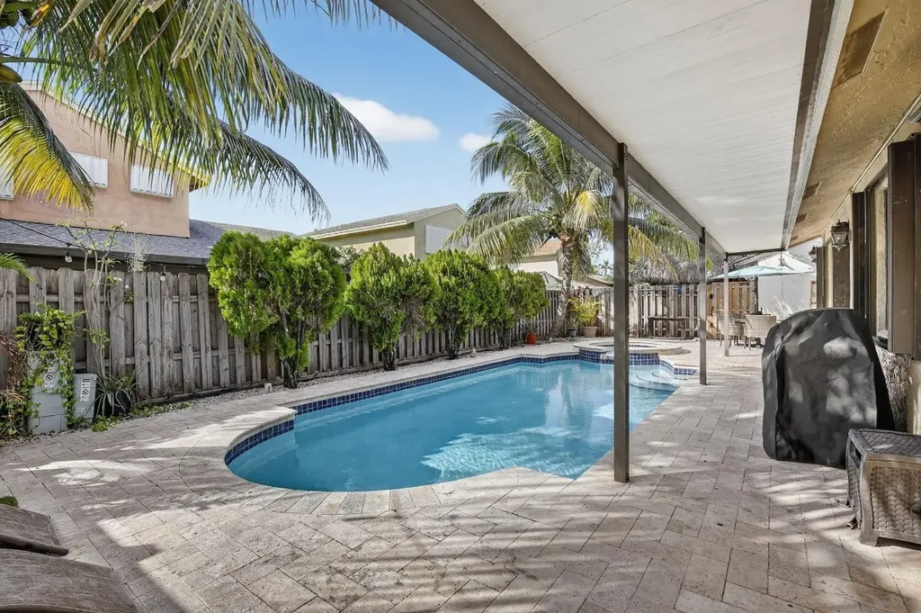 691 Willow Grove Terrace Davie FL 33325