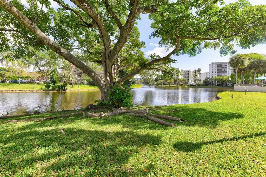 2236 N Cypress Bend Drive Pompano Beach FL 33069