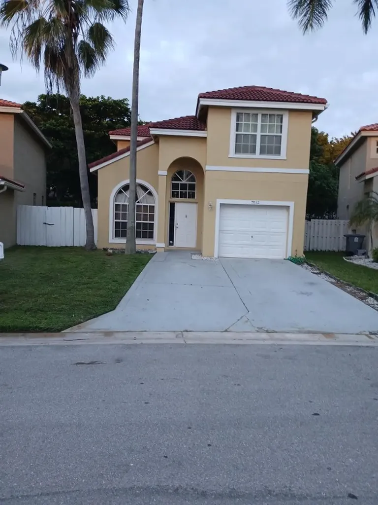 7932 Lakewood Cove Court Lake Worth FL 33467
