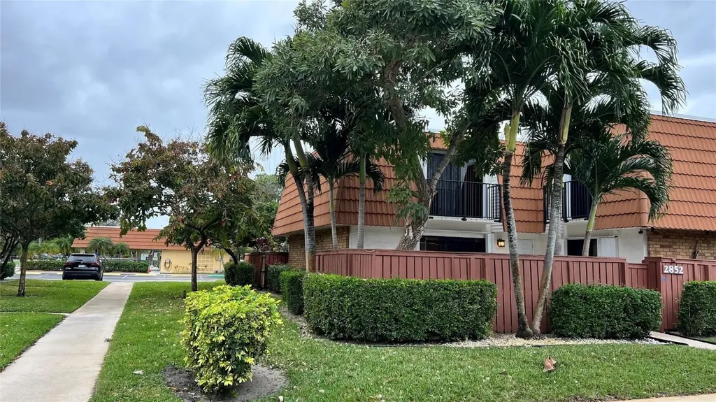 2852 Waterford Drive Deerfield Beach FL 33442