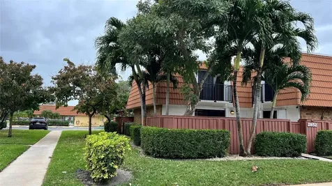 2852 Waterford Drive Deerfield Beach FL 33442