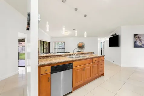 2326 NW 96th Way Coral Springs FL 33065