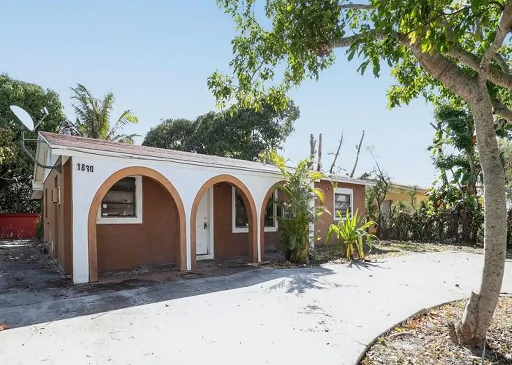 1830 NE 2nd Lane Boynton Beach FL 33435