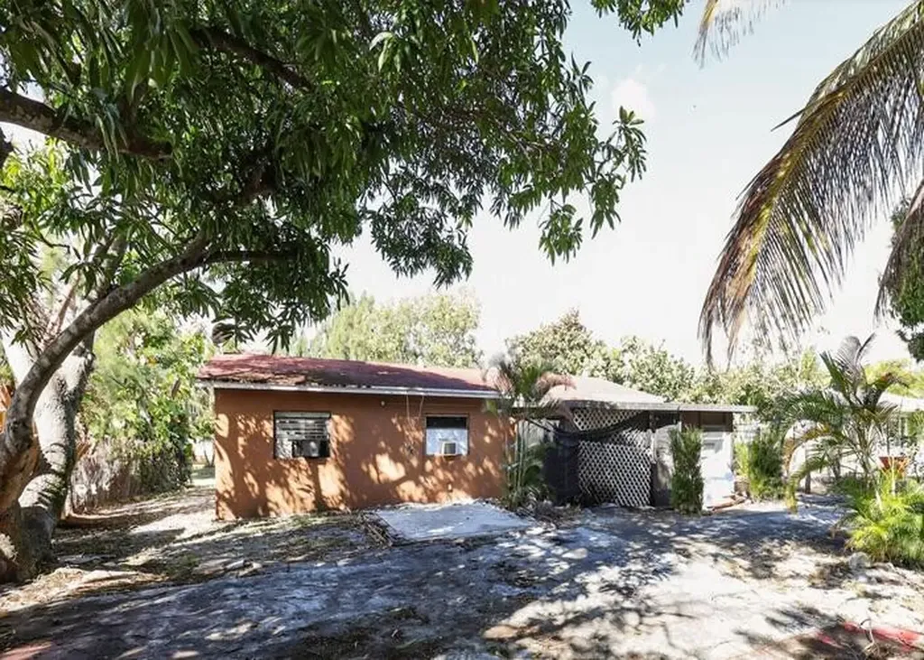 1830 NE 2nd Lane Boynton Beach FL 33435