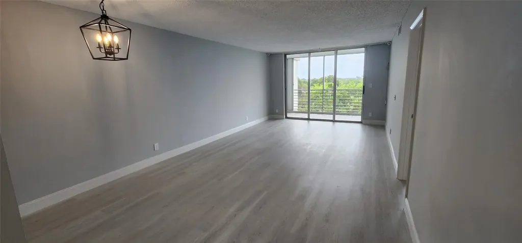 3503 Oaks Way Pompano Beach FL 33069