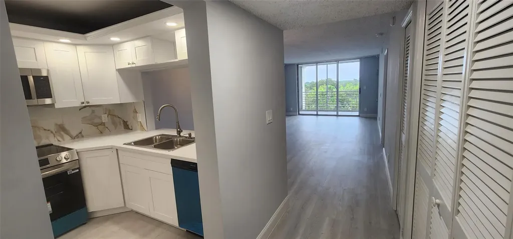 3503 Oaks Way Pompano Beach FL 33069
