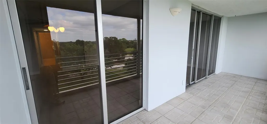 3503 Oaks Way Pompano Beach FL 33069
