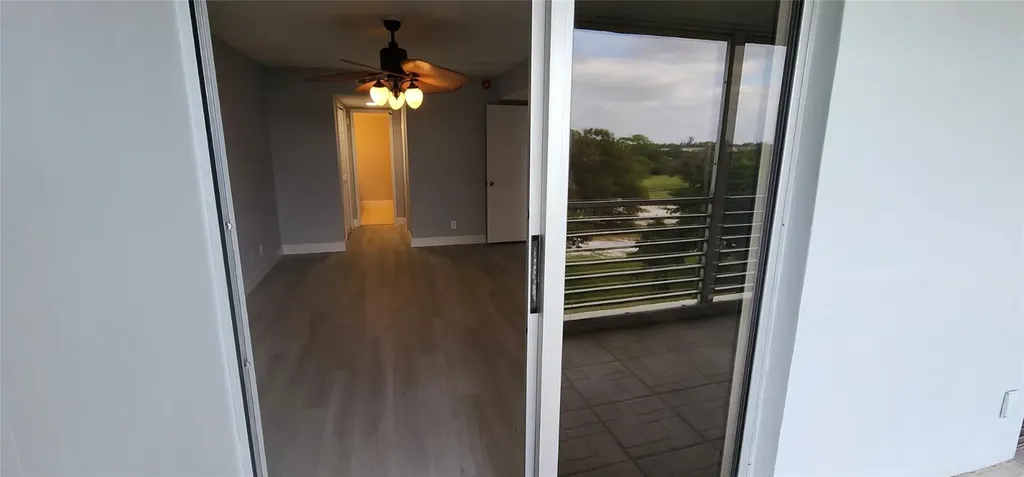 3503 Oaks Way Pompano Beach FL 33069