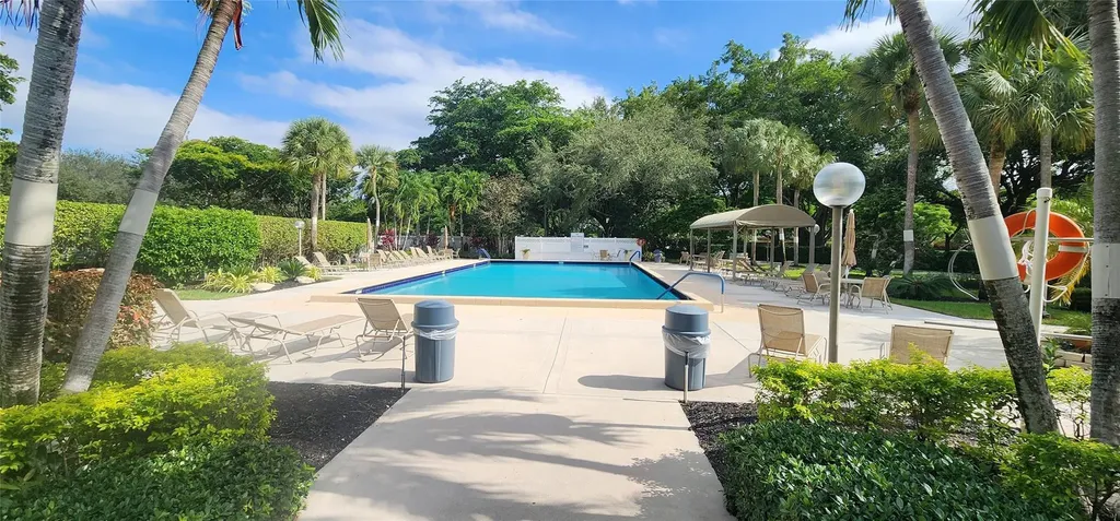 3503 Oaks Way Pompano Beach FL 33069