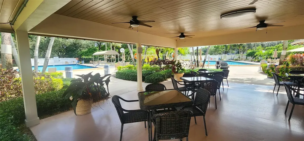 3503 Oaks Way Pompano Beach FL 33069