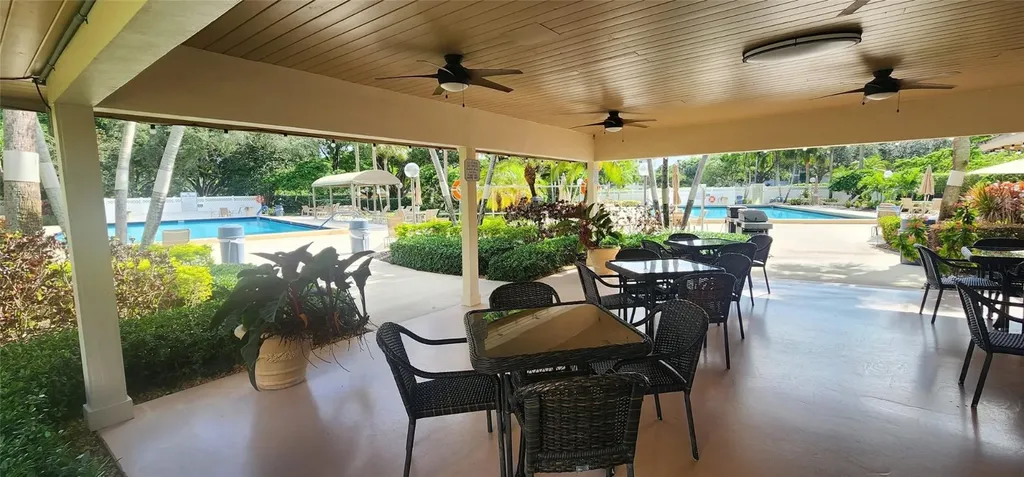 3503 Oaks Way Pompano Beach FL 33069