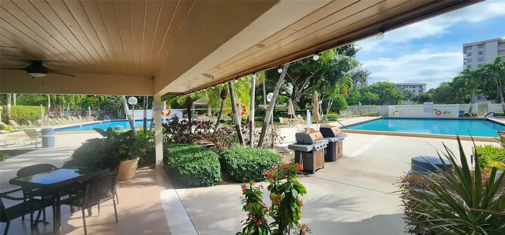 3503 Oaks Way Pompano Beach FL 33069