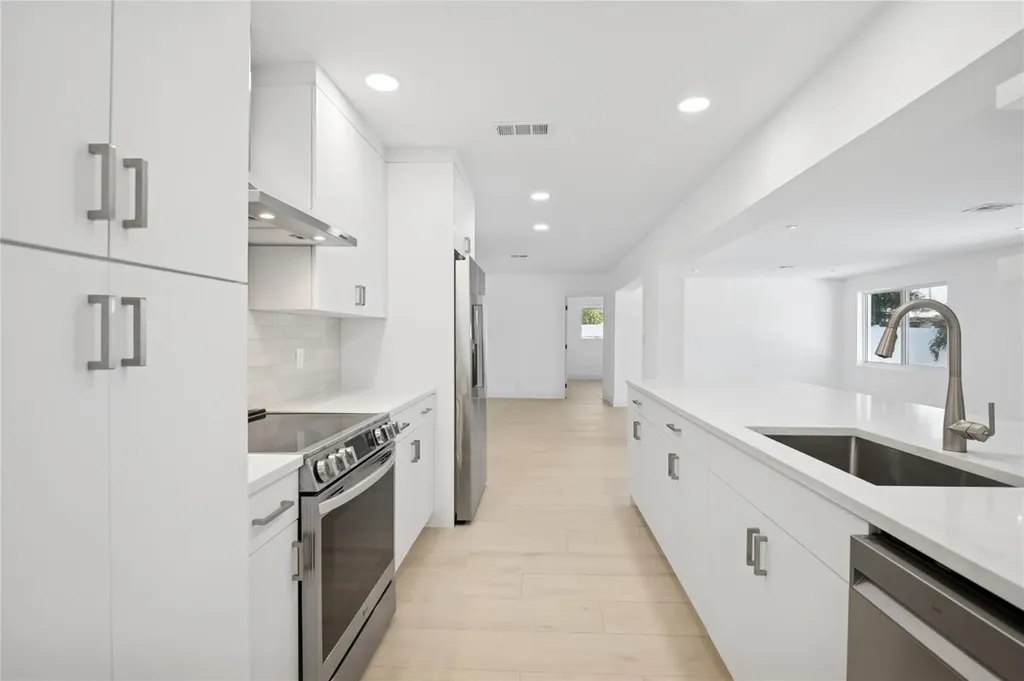 5621 NE 16th Avenue Fort Lauderdale FL 33334