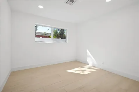5621 NE 16th Avenue Fort Lauderdale FL 33334