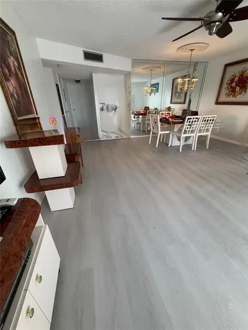 4851 NW 21st Lauderhill FL 33313