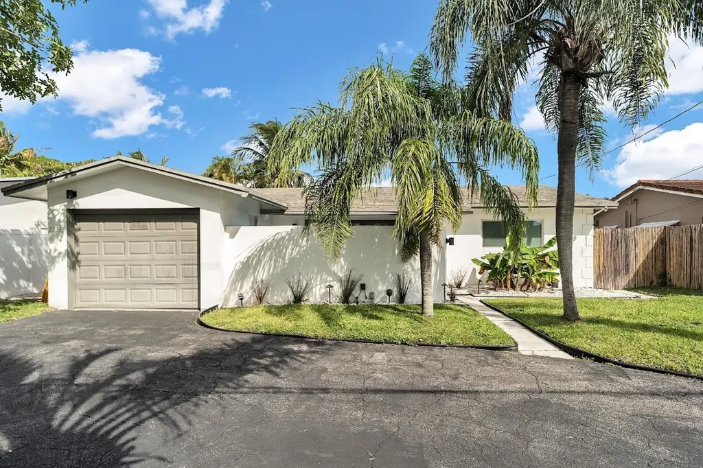 2233 SE 15th Street Pompano Beach FL 33062